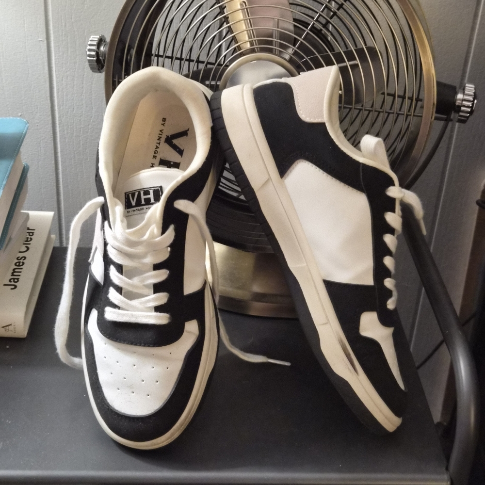  Vintage Havana Kayla Black and White Leather Sneakers Size 9 - Picture 4 of 7